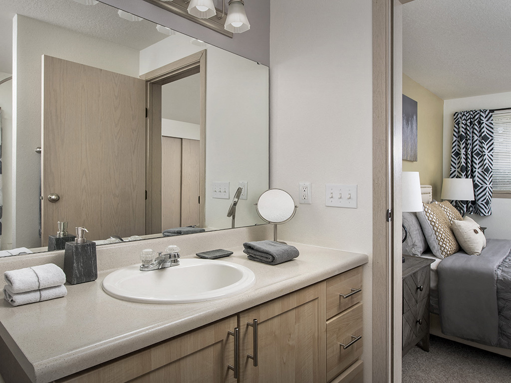 Rivergreens Apartments - Bathroom