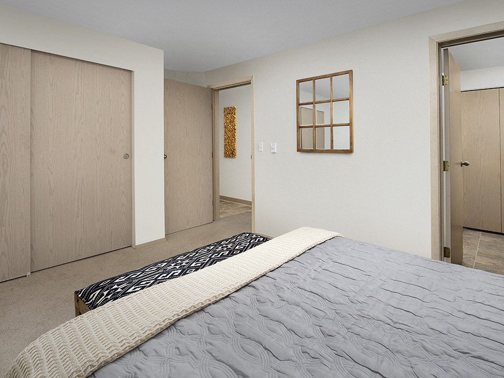 Rivergreens Apartments - Bedroom
