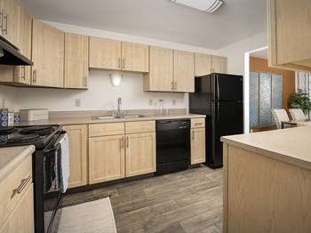 Creekside Apartments - Kitchen - Photo Gallery 2