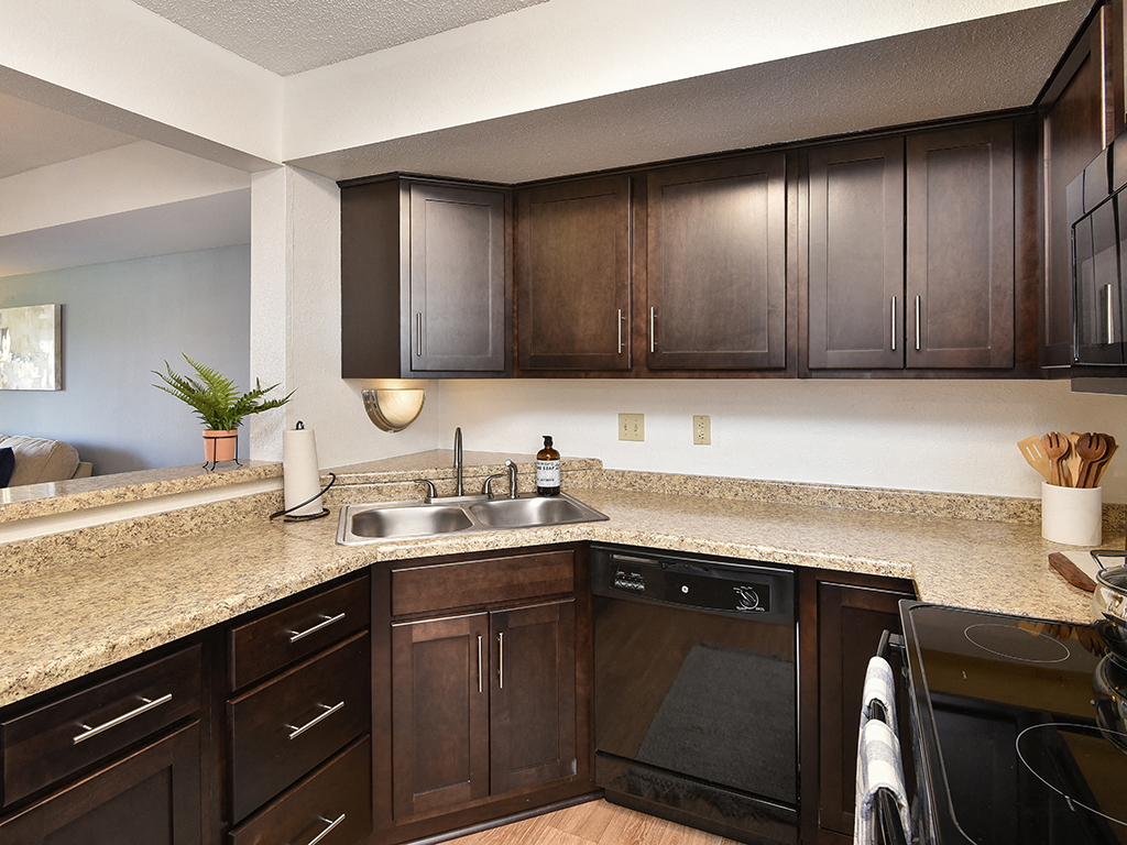 Bass Lake Hills Townhomes - Kitchen