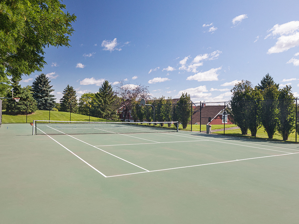 Bass Lake Hills Townhomes - Sport Court