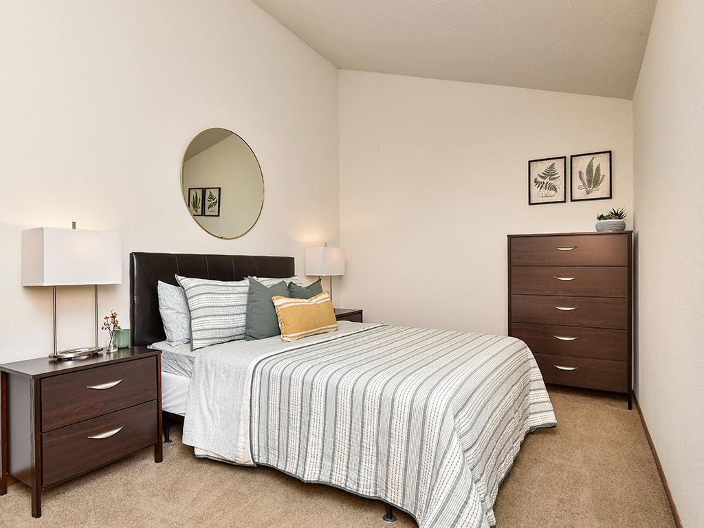 Birch Lake Townhomes - Bedroom