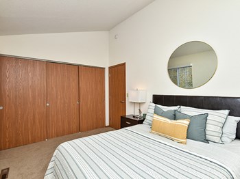 Birch Lake Townhomes - Bedroom - Photo Gallery 26