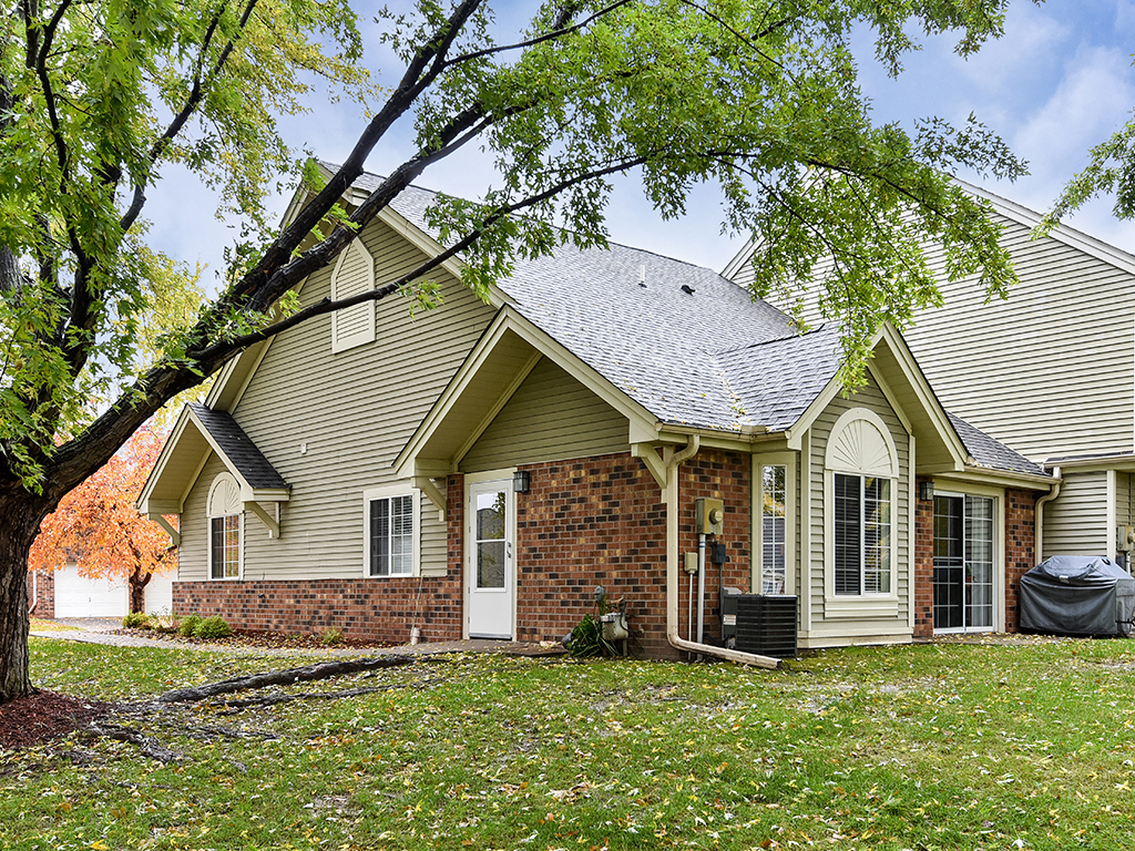 Birch Lake Townhomes - Exterior