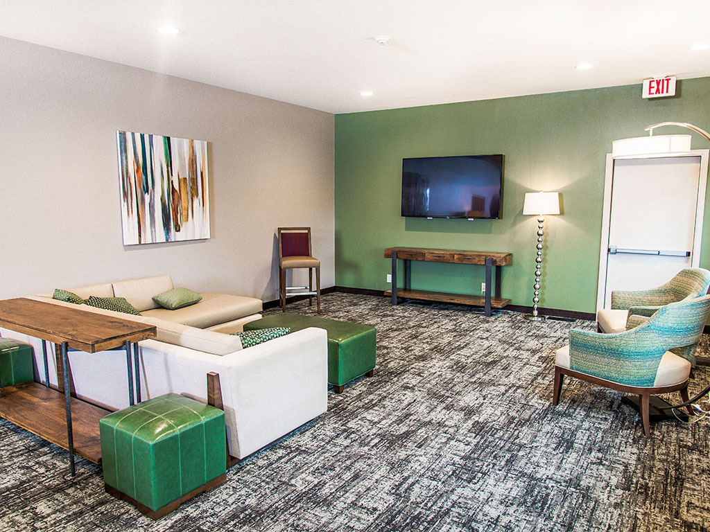 The Fountains - Clubhouse Seating Area