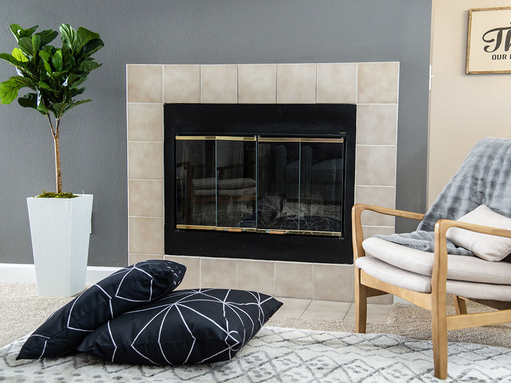 The Fountains - Living Room