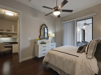 Bedroom and desk at Ascent at City Centre - Photo Gallery 5