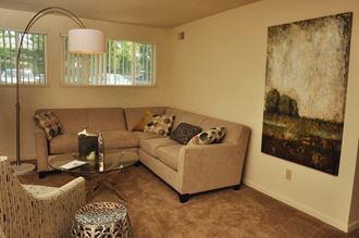this is a photo of the living room of a 560 square foot, 1 bedroom apartment at