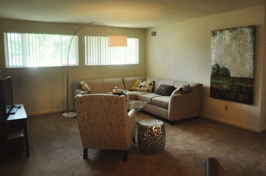 1182 Quail Run Drive 1-3 Beds Apartment for Rent - Photo Gallery