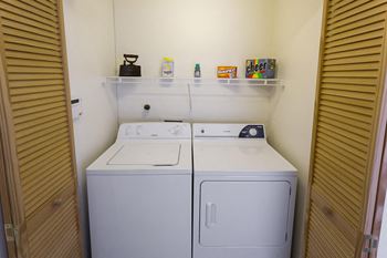 Spacious apartments with washer and dryer near downtown Santa Fe