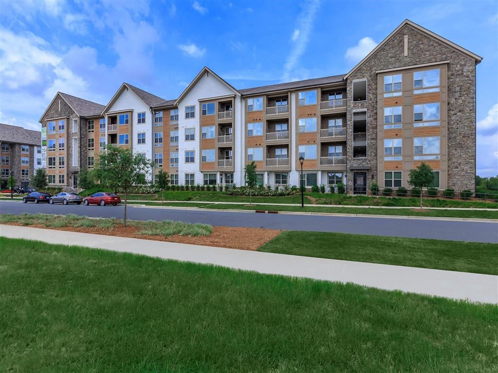 Lush Green Outdoors at Berewick Pointe Apartment Rentals in Charlotte, North Carolina