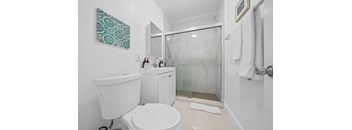 Studio, 1 Bathroom