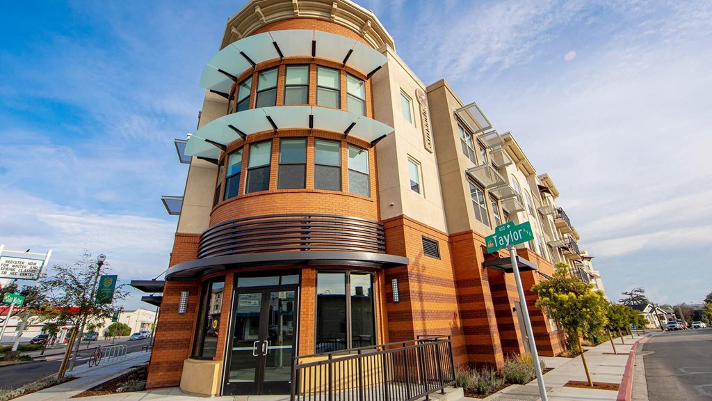 the building in which the hotel is located