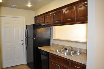 404 Legacy Drive 3-4 Beds Home, Affordable for Rent - Photo Gallery 3