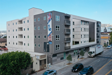 639 North Fairfax Avenue Studio-2 Beds Apartment for Rent - Photo Gallery 1