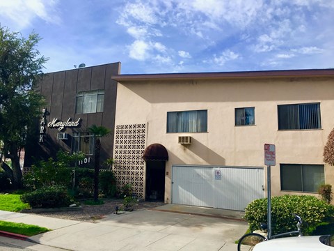 the building where the hotel is located