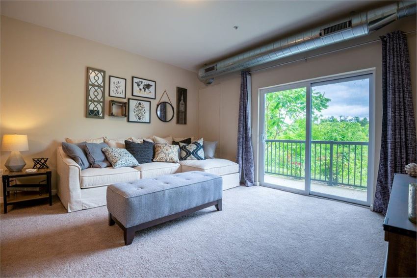 1000 Park W Pl 1-3 Beds Apartment for Rent - Photo Gallery