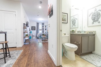 1903 E Marshall St Studio-2 Beds Apartment for Rent - Photo Gallery 3
