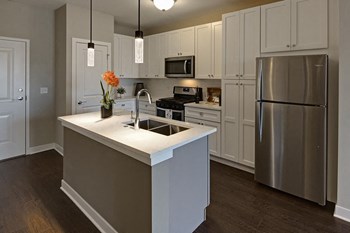 Modern Kitchen Modern Kitchen at Marq on Main, Lisle, 60532 - Photo Gallery 5