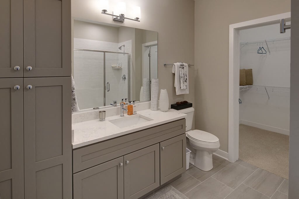 Custom Look Bathroom at Marq on Main, Lisle