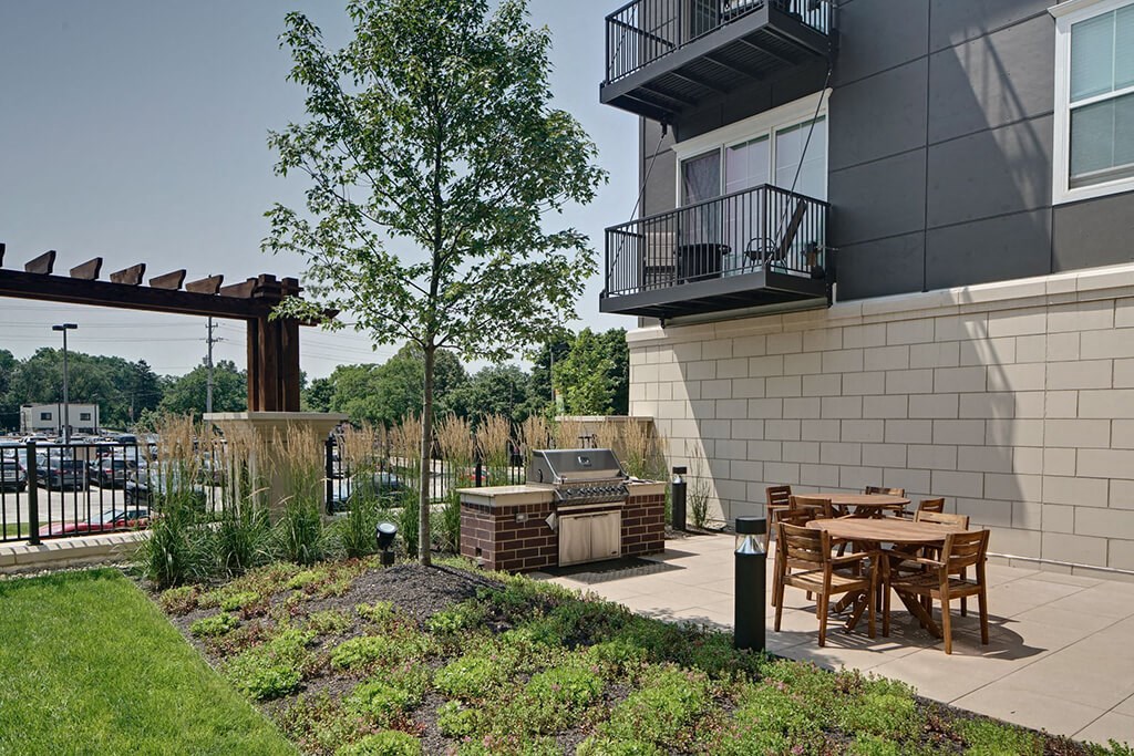 Garden Courtyard With Grills And Fireplace at Marq on Main, Lisle