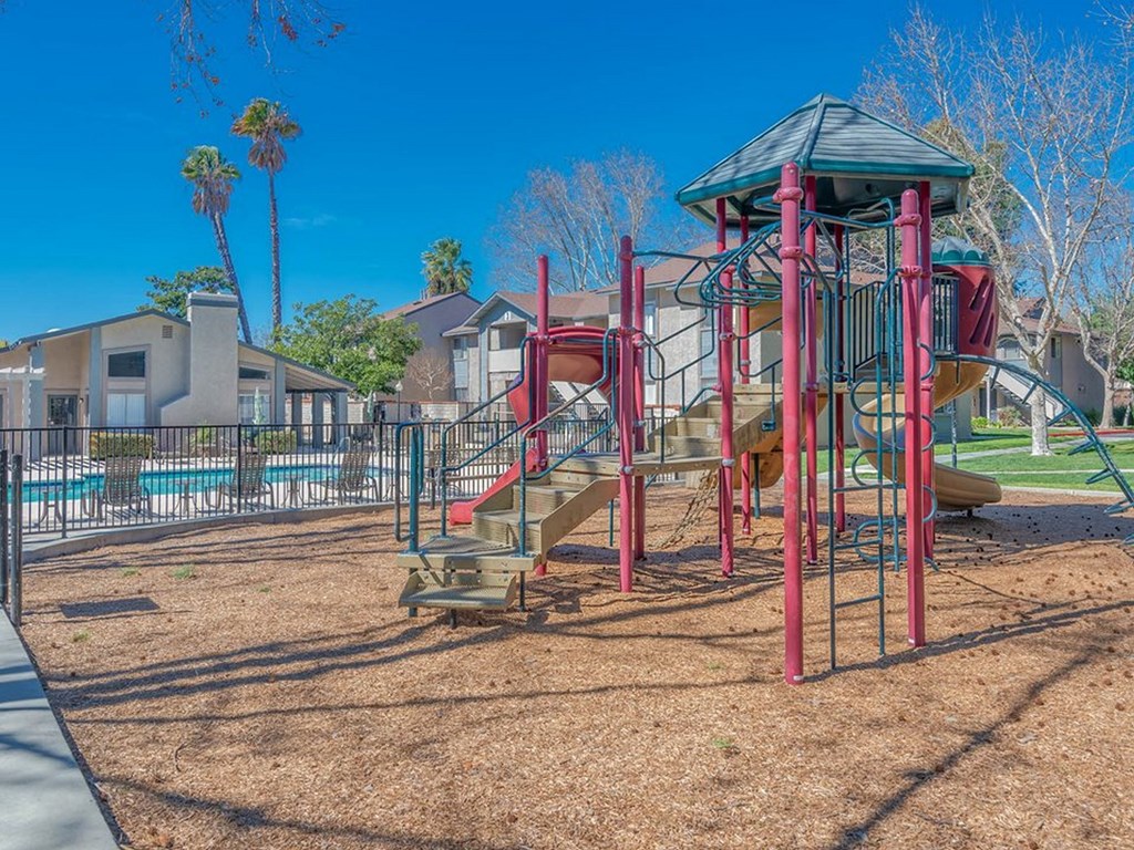 playgrounds at the preserve at polo ridge apartments fl