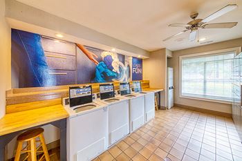 Evergreen Lenox Park Apartments laundry