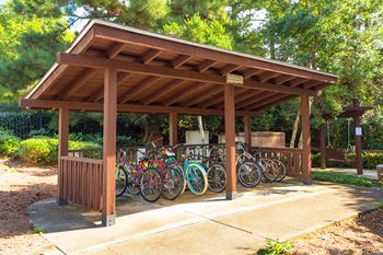 Evergreen Lenox Park Apartments bike rack
