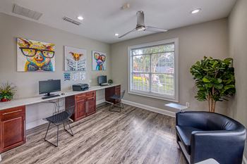 Evergreen Lenox Park Apartments business center