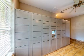 Evergreen Lenox Park Apartments Electronic parcel locker system