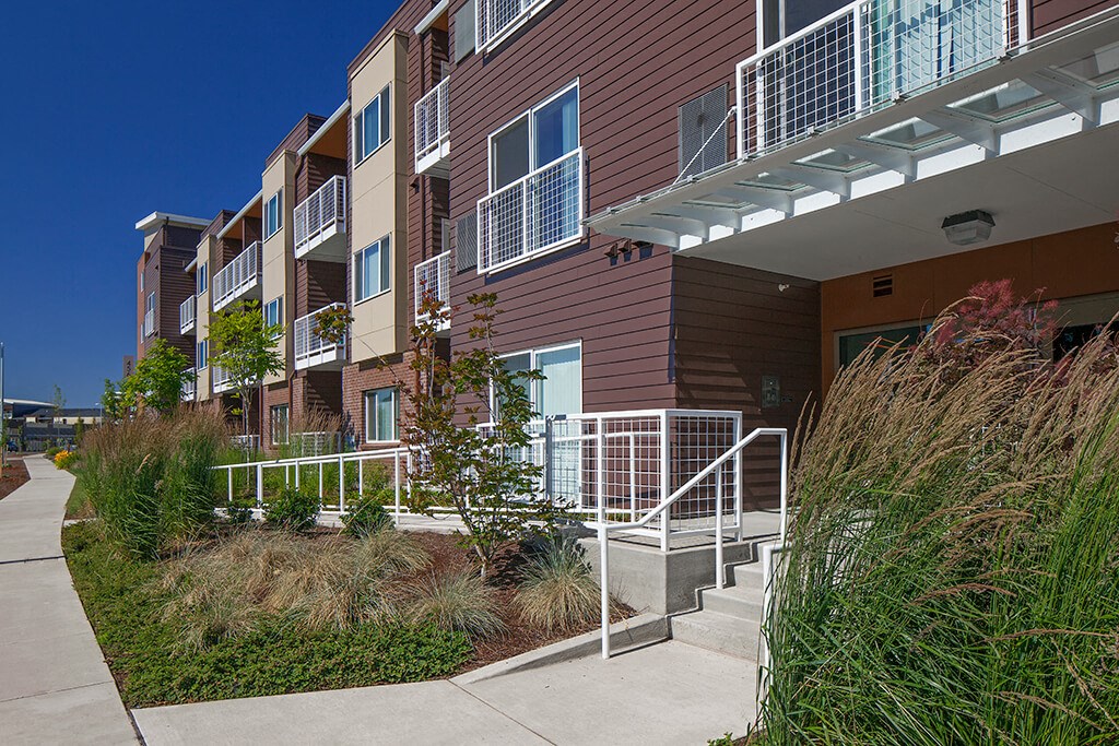 Elegant Exterior View Of Property at Riverwalk, Eugene, 97401