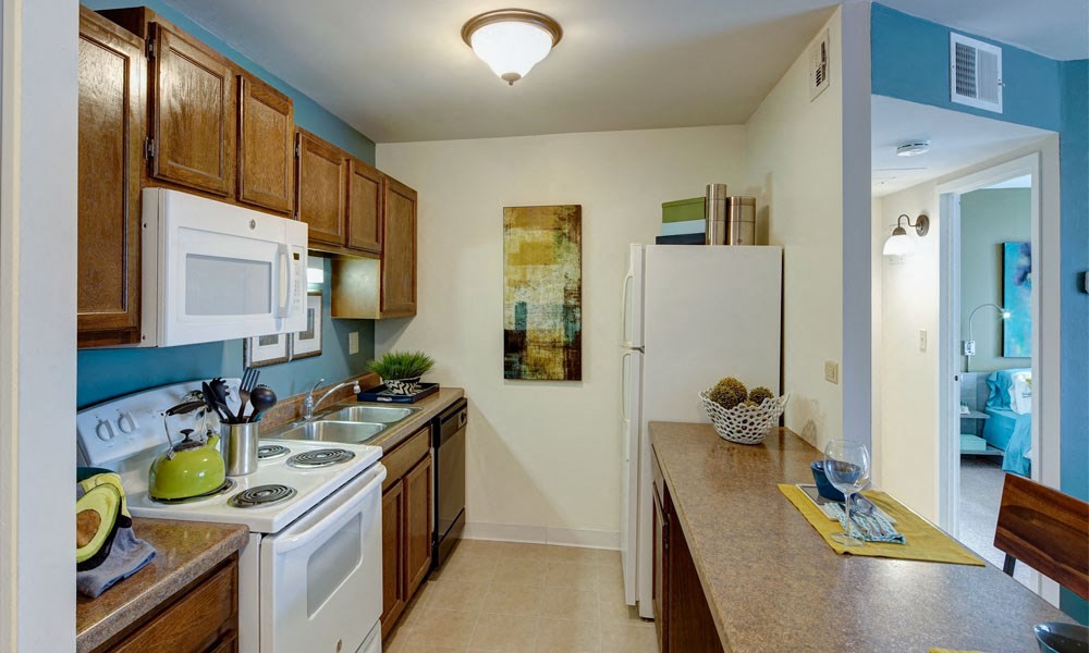 Gourmet Kitchen With Island at Foxboro Apartments, Illinois