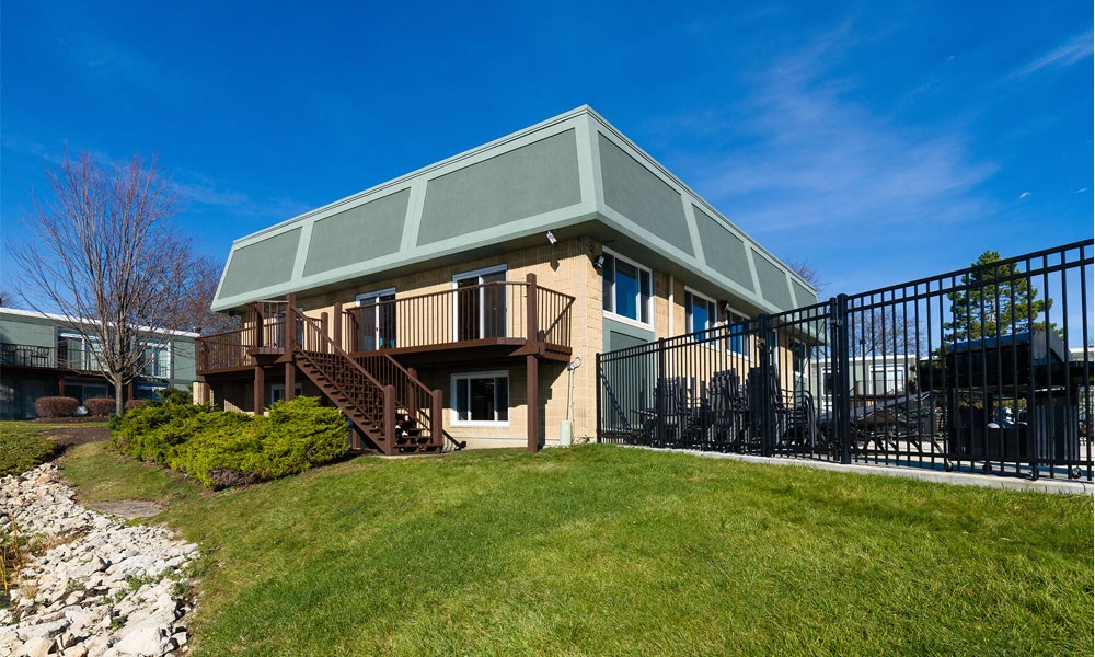 Lush Green Outdoor Spaces at Foxboro Apartments, Wheeling, 60090