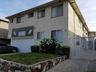 1340 N. Citrus Ave Studio-1 Bed Apartment for Rent Photo Gallery 1