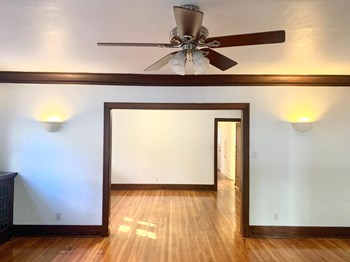 1400 - 1402.4 N. Formosa Ave 2 Beds Apartment for Rent - Photo Gallery 6