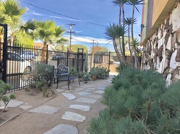 5326 La Mirada Ave Studio-2 Beds Apartment for Rent - Photo Gallery 4