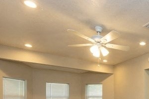 Large Family Room with Vaulted Ceilings Hudson Homes Management Single Family Homes- 1641 W 14TH STREET, RIVIERA BEACH, FL 33404 - Photo Gallery 4