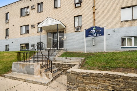 the building in which the hotel is located