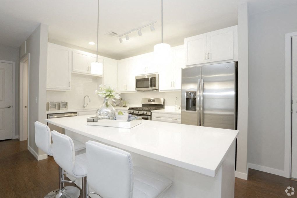 Kitchen - 1 Bedroom + Den (Unit B)