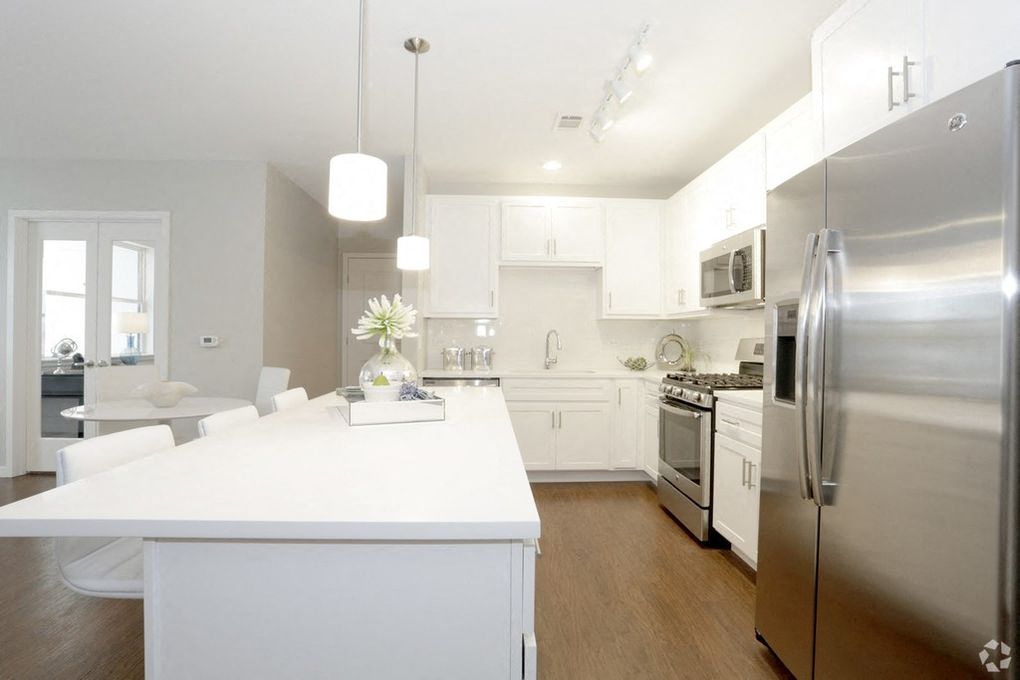 Kitchen - 1 Bedroom + Den (Unit B)