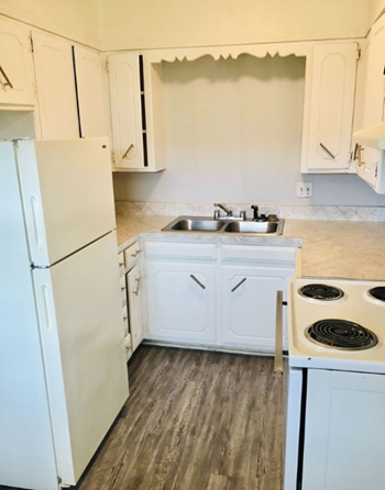 Kitchen with appliances - Photo Gallery 6