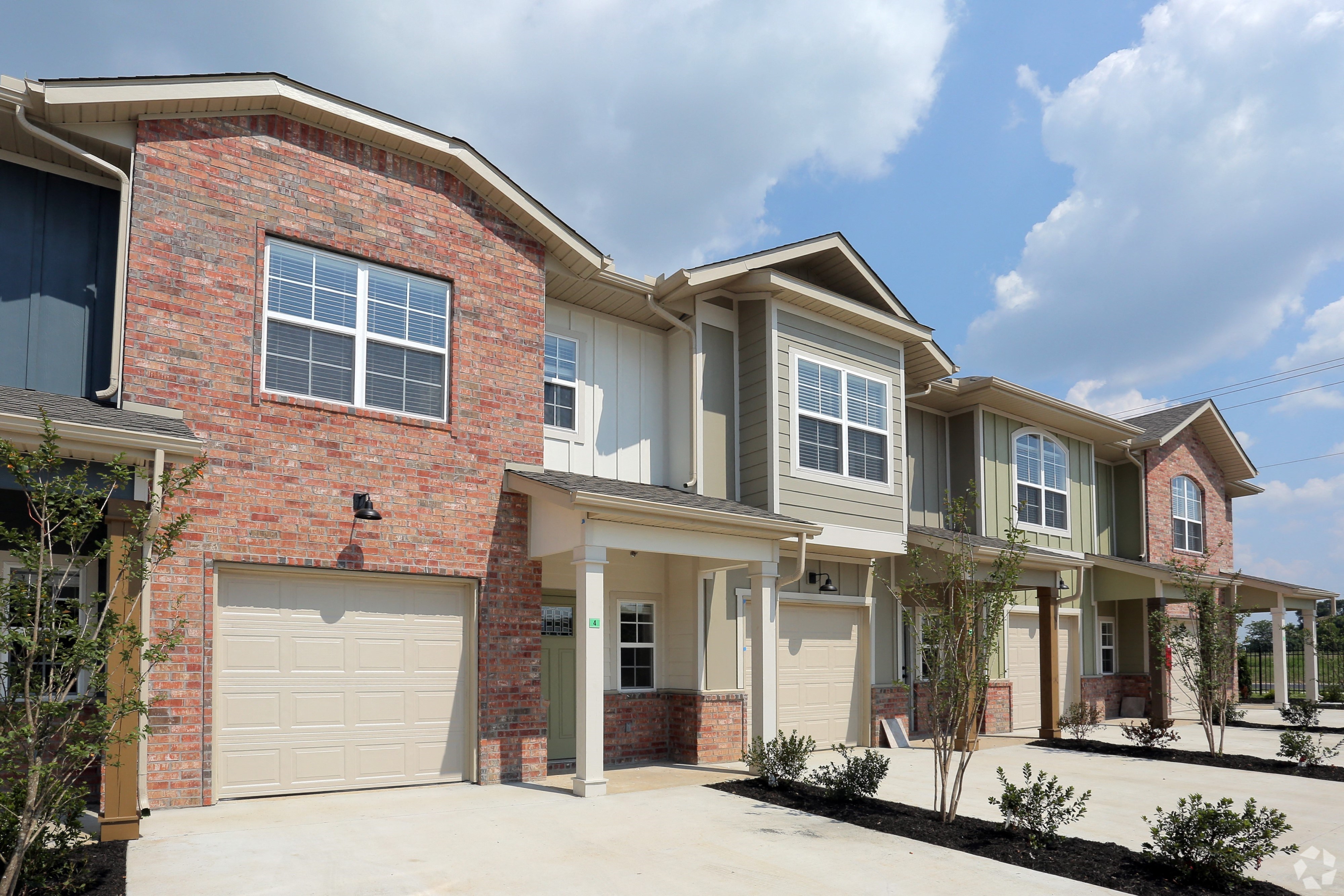 Modern Apartments On Rogers Rd 