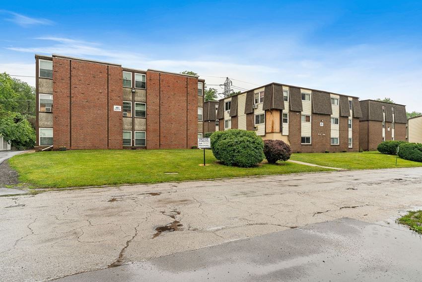 Windcrest Apartments