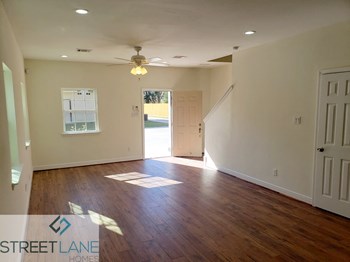 5007 Mallow Street Unit B 2 Beds House for Rent - Photo Gallery 4