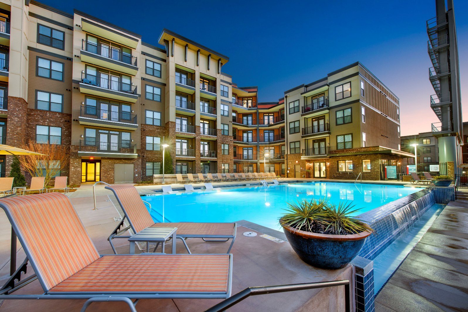 1 2 Bedroom Apartments In Lawrenceville The Views At Coolray Field
