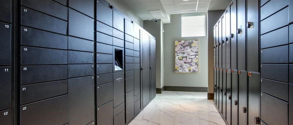 The Walk-Through Closet at Paxton Cool Springs, Franklin