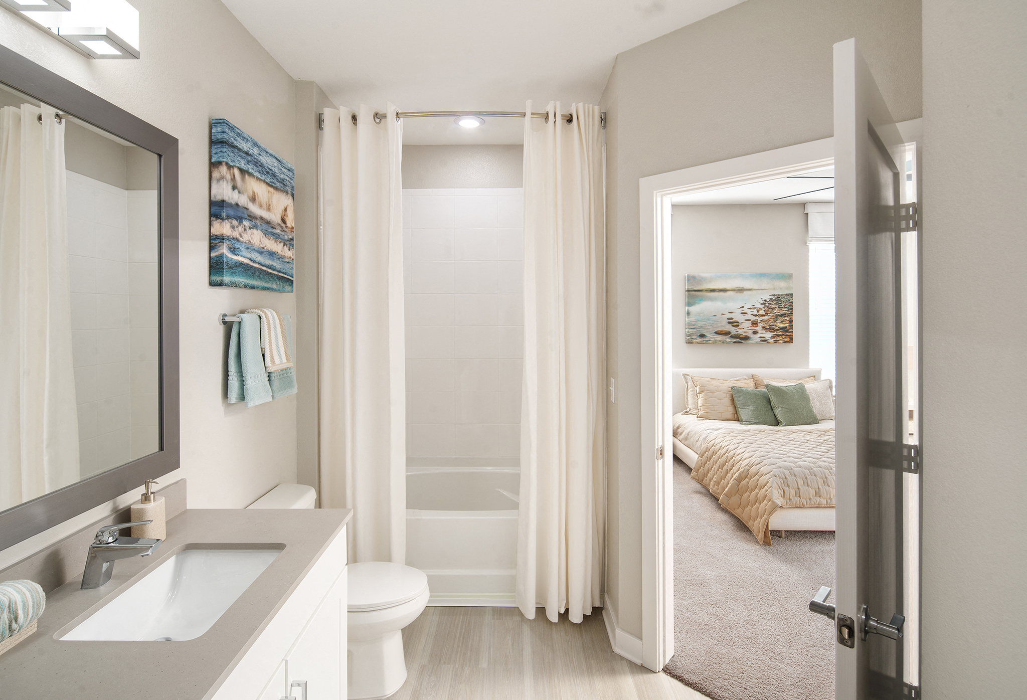 Bainbridge at Westshore Marina Bathroom