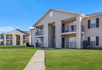 Exteriors Exteriors at Park Pines Apartments, Mississippi, 39401 - Photo Gallery 2