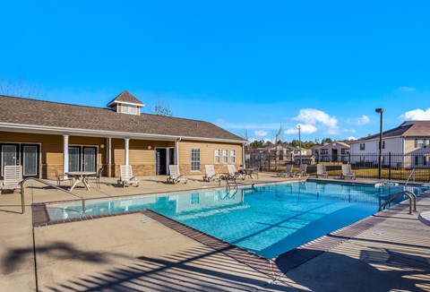Pool at Park Pines Apartments, Hattiesburg