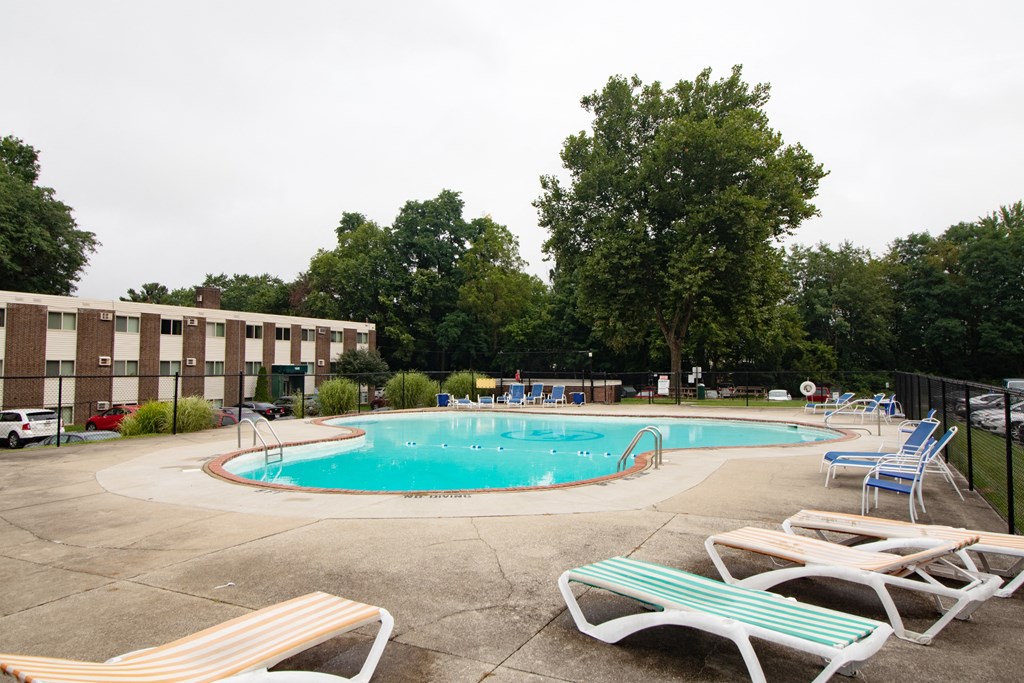 Jordan Court Pool Jordan Court Pool at Jordan Court Apartments, Integrity Realty, Kent